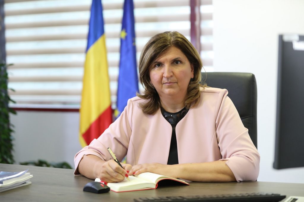 Imaginea actuală nu are un text alternativ. Numele fișierului este: Corina-Popescu.jpg